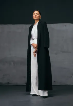 BACK-PLEATED WOOL COAT IN BLACK