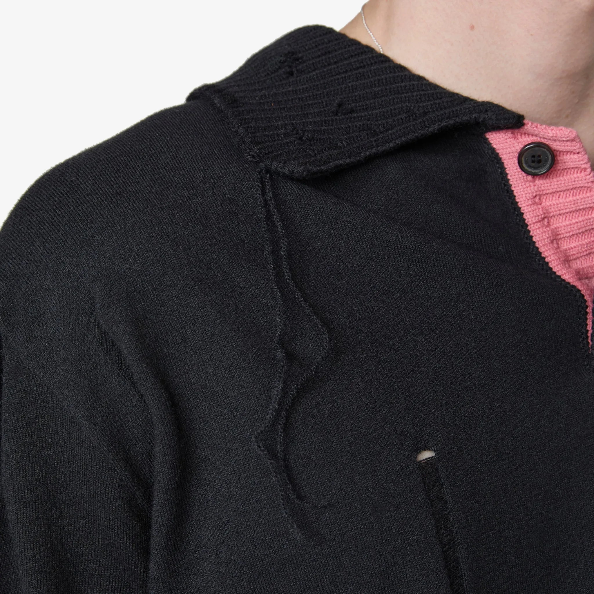 Damaged Polo Sweater Black | Pink
