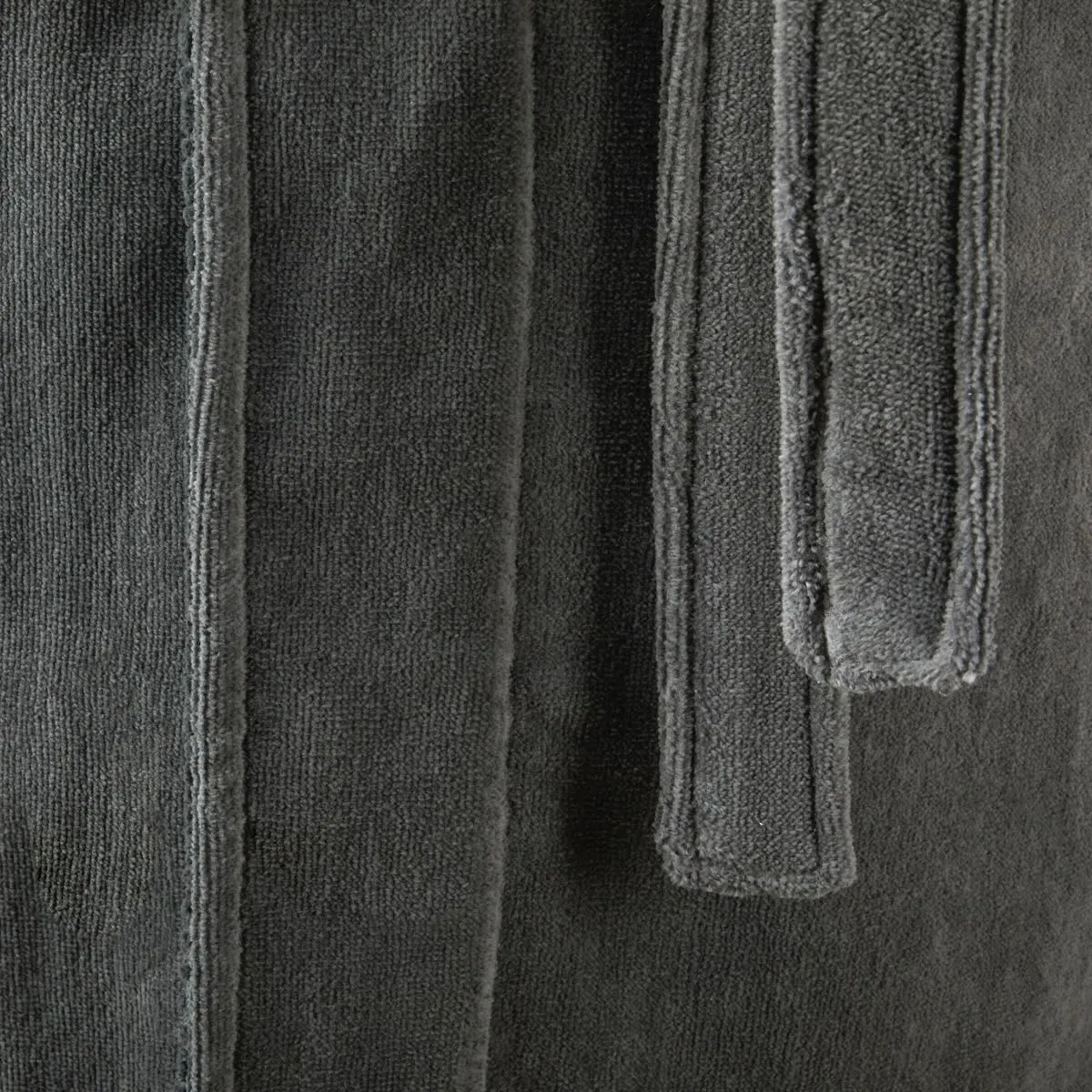 Hugo Boss Double B Charcoal Shawl Collar Bathrobe (Men's) by Yves Delorme