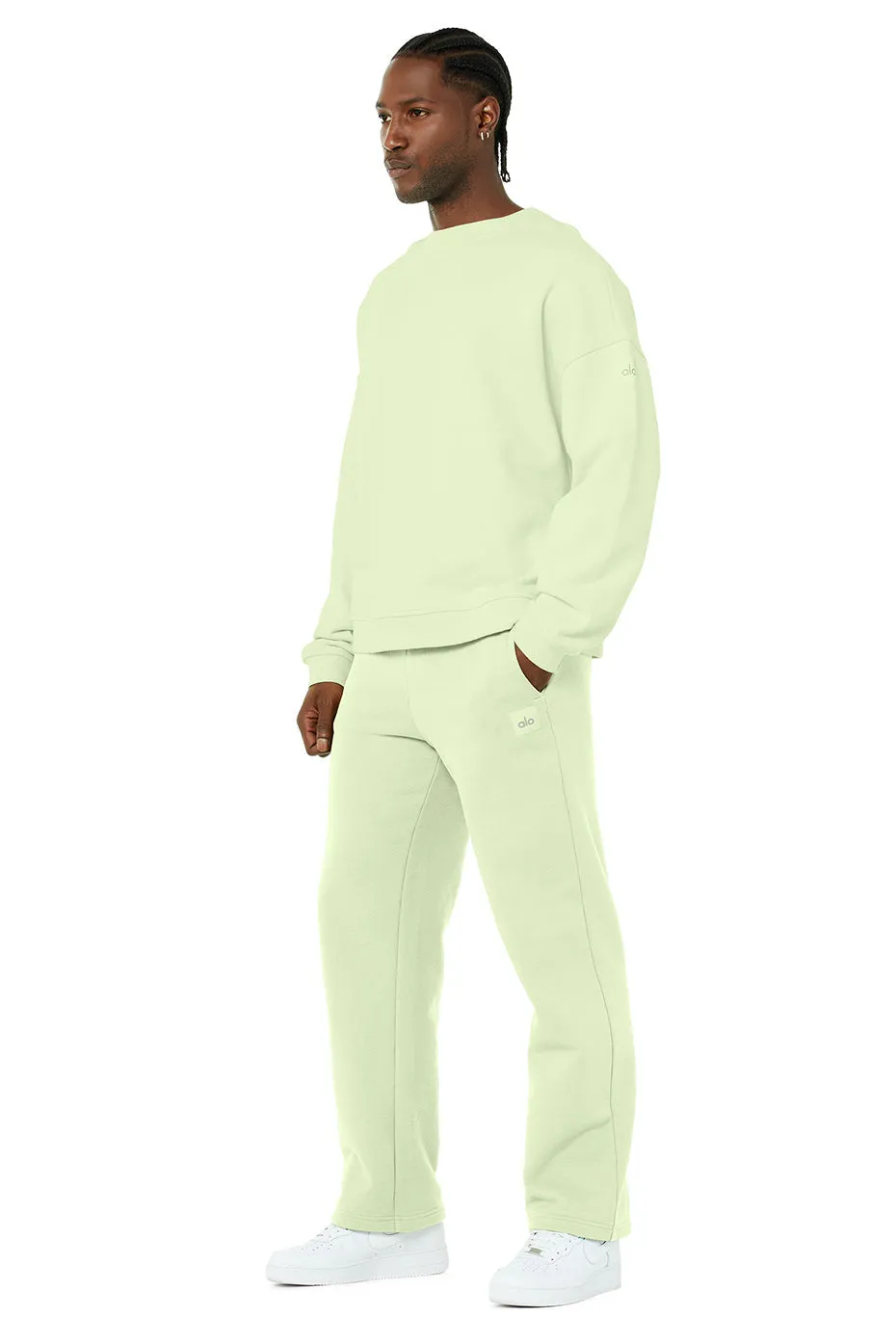 Men's Renown Crew Neck Pullover & Renown Sweatpant Set
